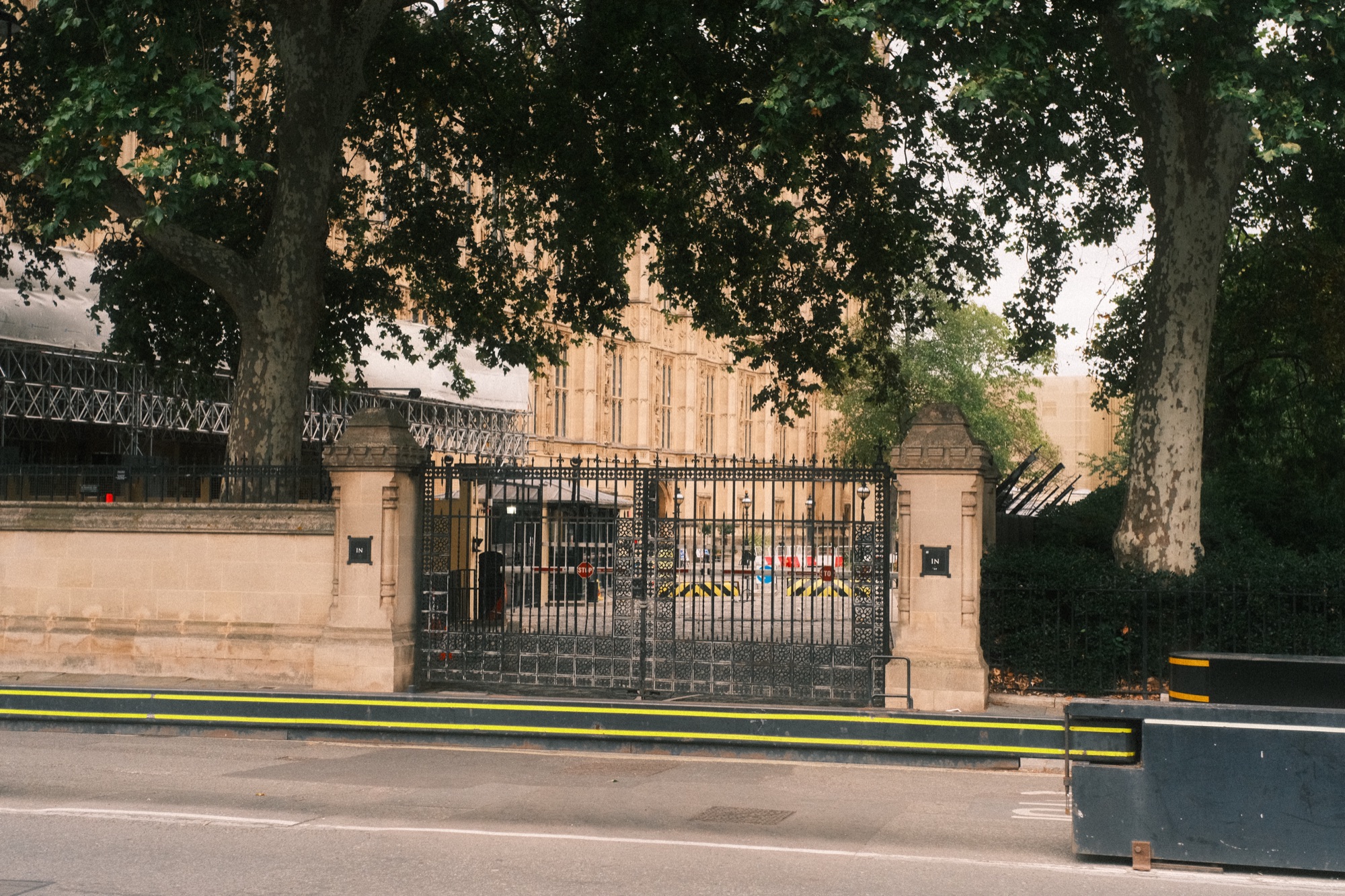 Gate and road barrier at the Palace of Westminster